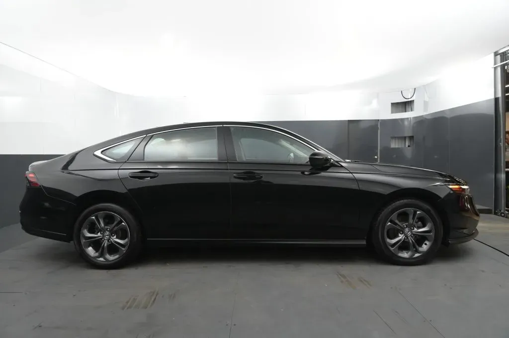 Honda Accord photo 6