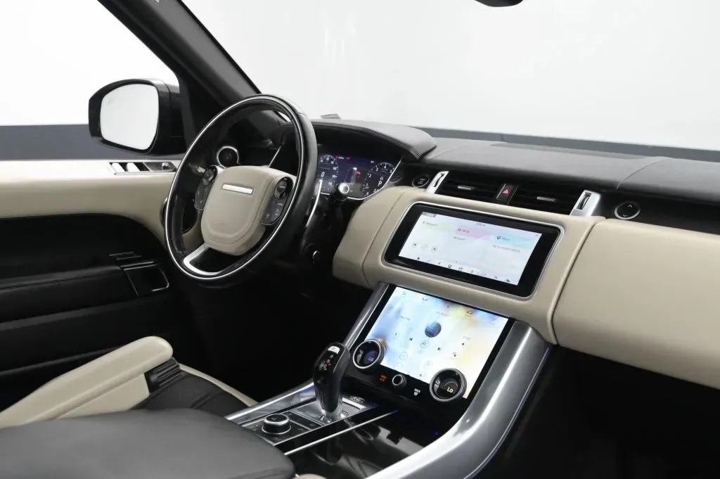 Land Rover Range Rover Sport photo 45