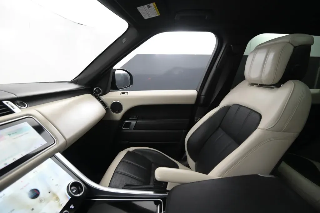 Land Rover Range Rover Sport photo 24