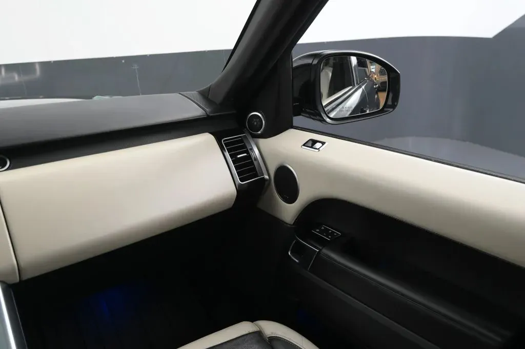 Land Rover Range Rover Sport photo 30