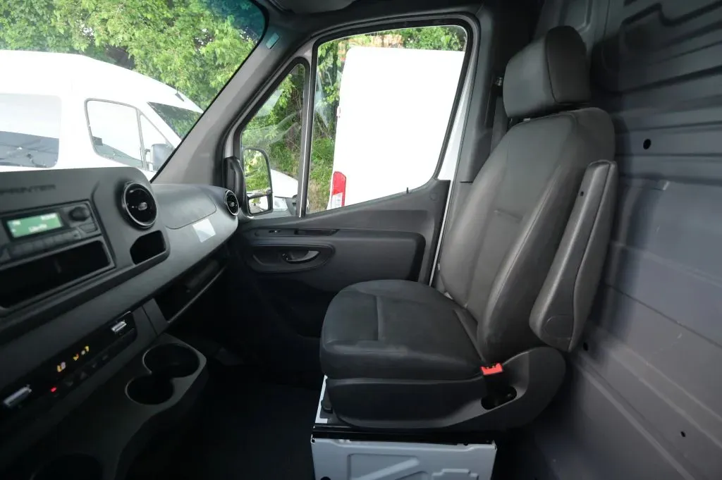 2025 Mercedes-Benz Sprinter Cargo Van 27