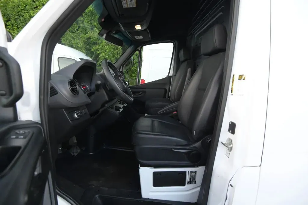 2025 Mercedes-Benz Sprinter Cargo Van 16