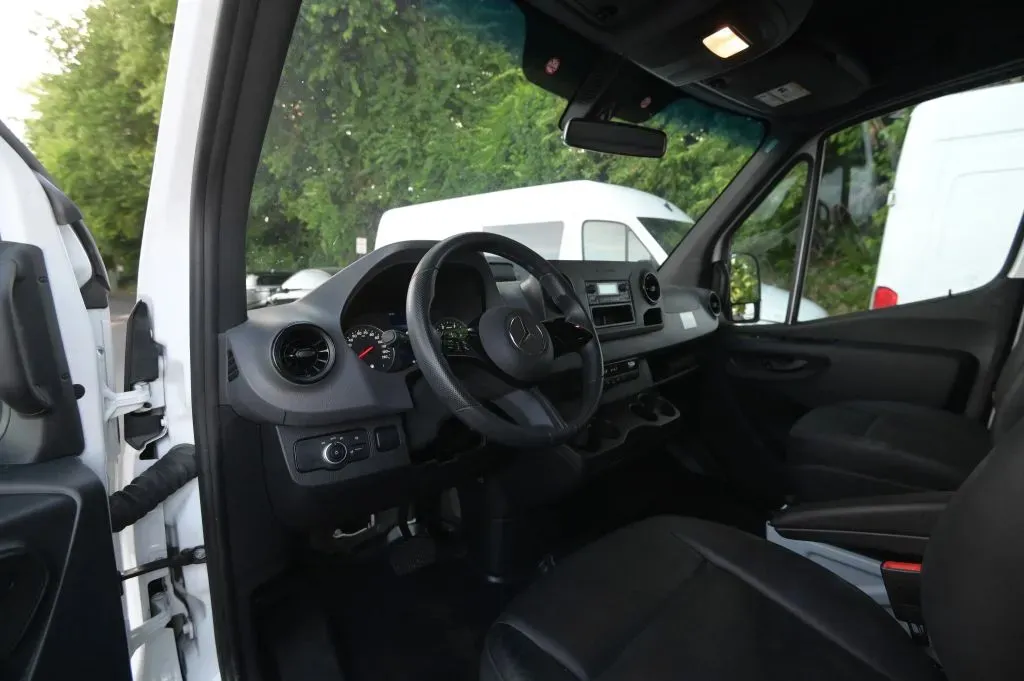 2025 Mercedes-Benz Sprinter Cargo Van 17