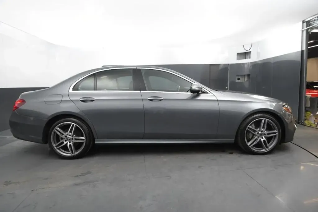 Mercedes-Benz E-Class photo 6