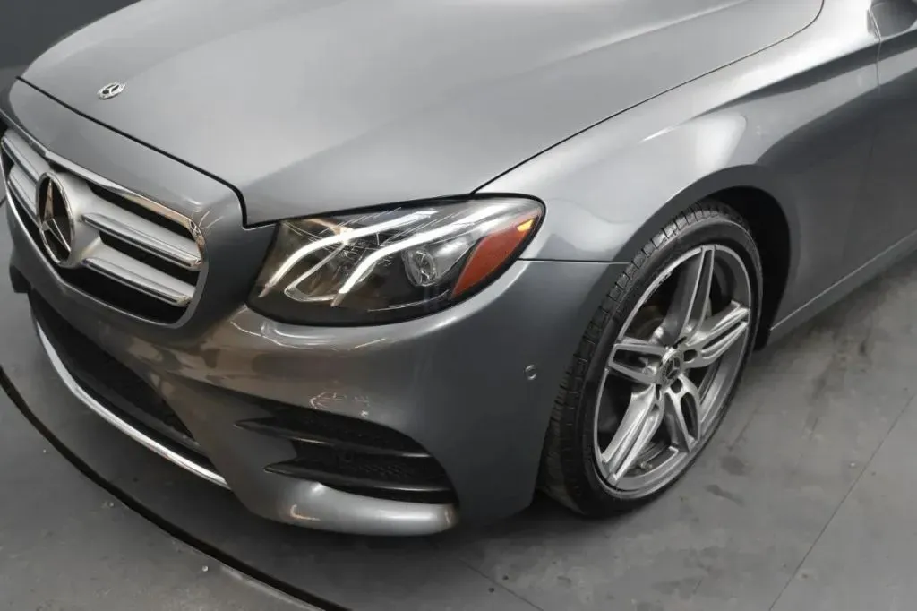 Mercedes-Benz E-Class photo 9