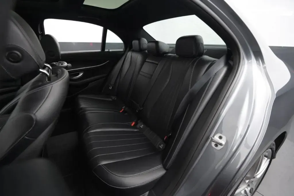 Mercedes-Benz E-Class photo 44