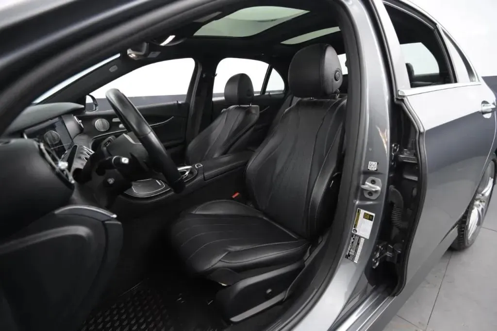 Mercedes-Benz E-Class photo 39