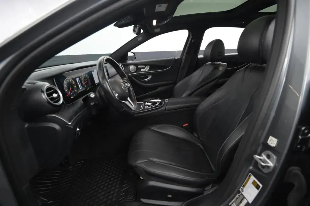 Mercedes-Benz E-Class photo 37