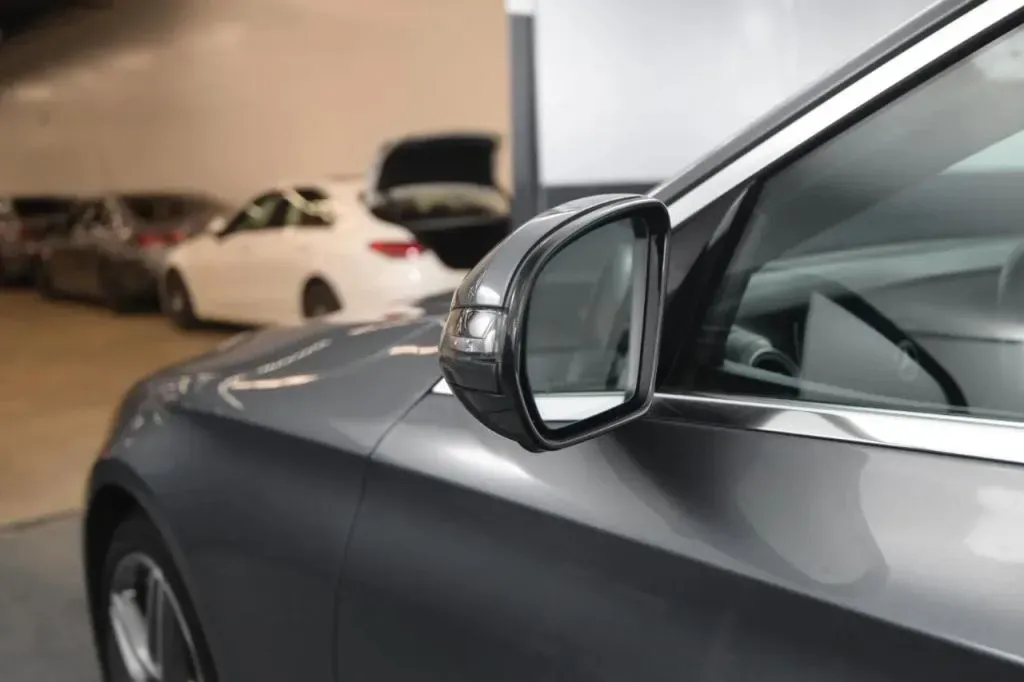 Mercedes-Benz E-Class photo 12