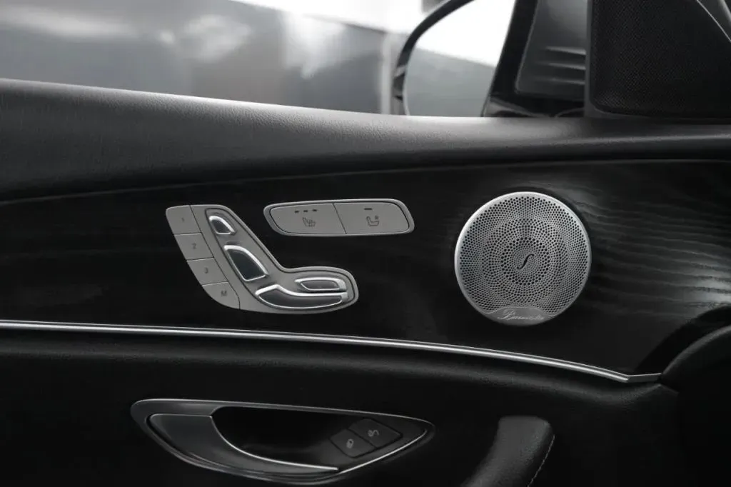 Mercedes-Benz E-Class photo 36