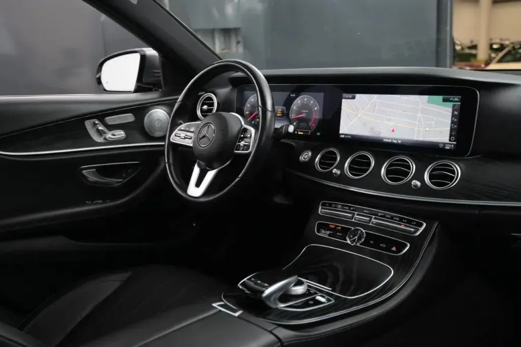 Mercedes-Benz E-Class photo 48