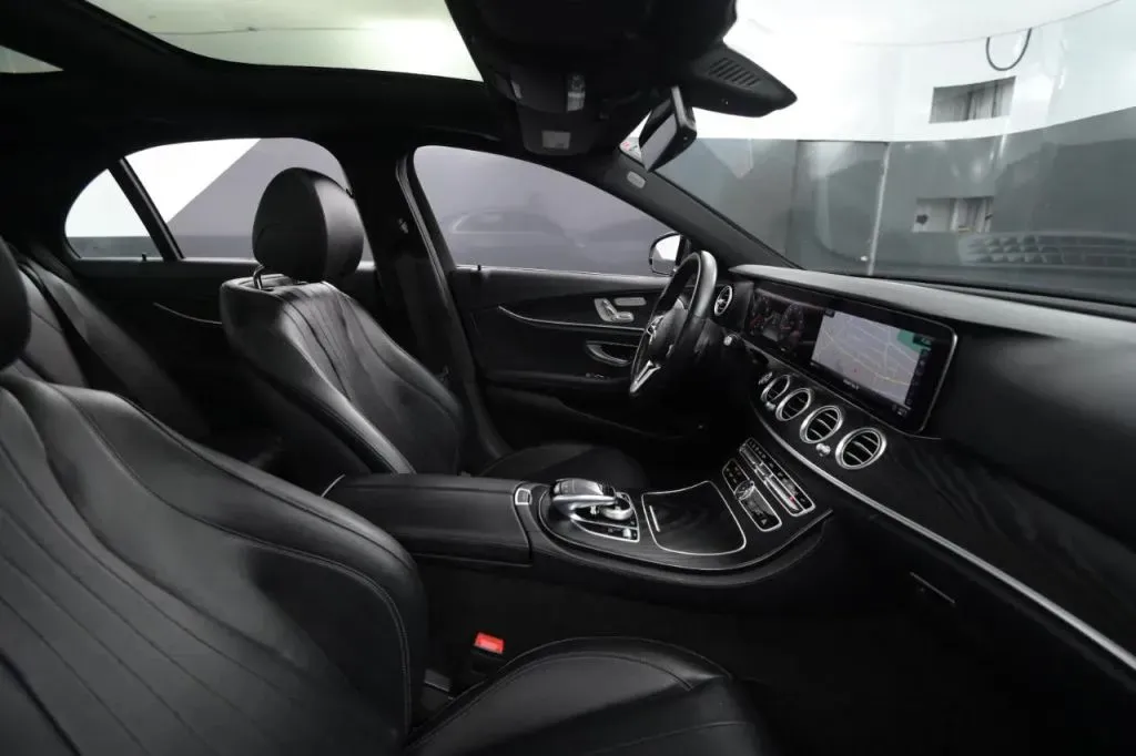 Mercedes-Benz E-Class photo 49