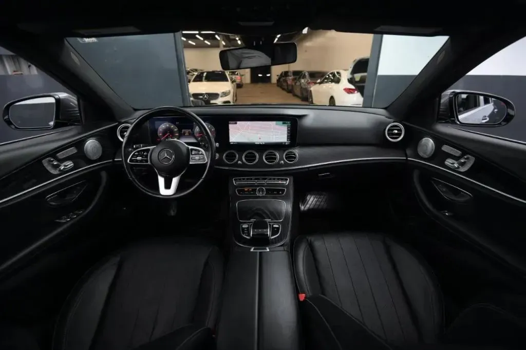 Mercedes-Benz E-Class photo 19