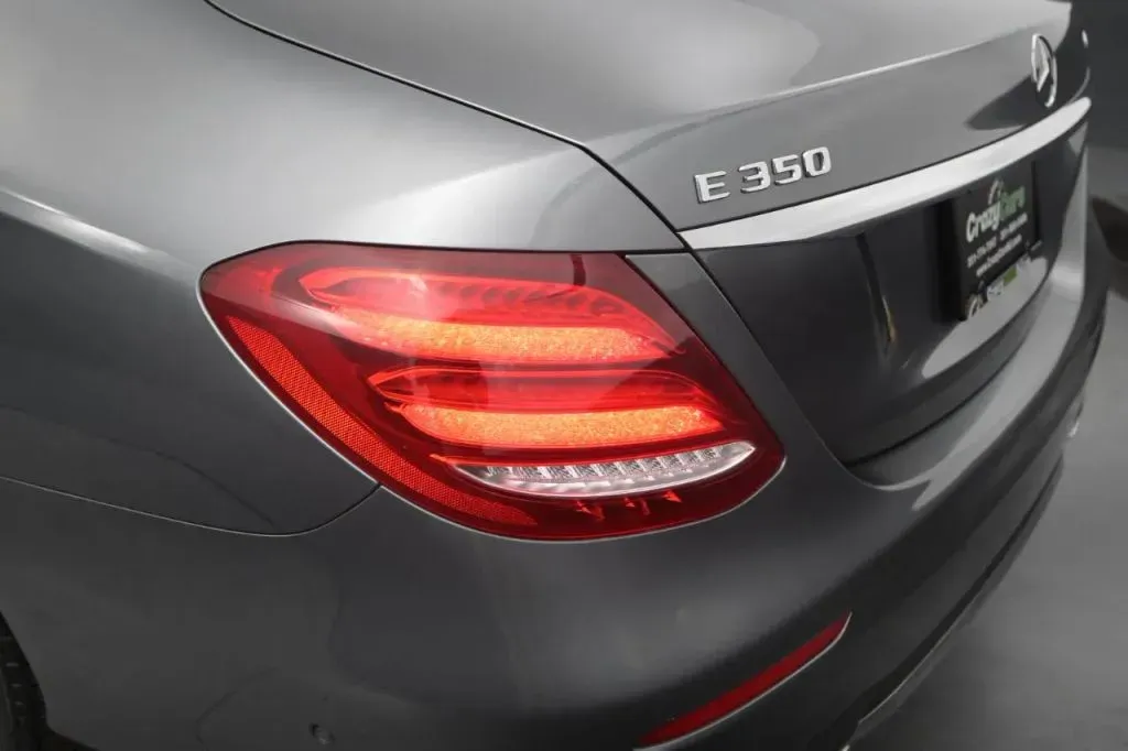 Mercedes-Benz E-Class photo 14