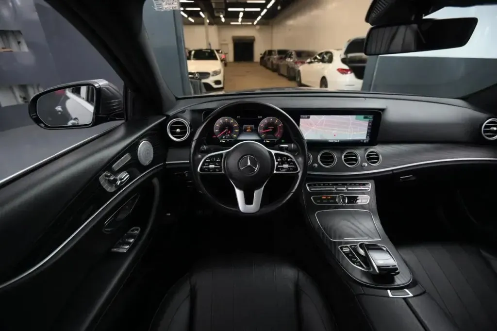 Mercedes-Benz E-Class photo 25