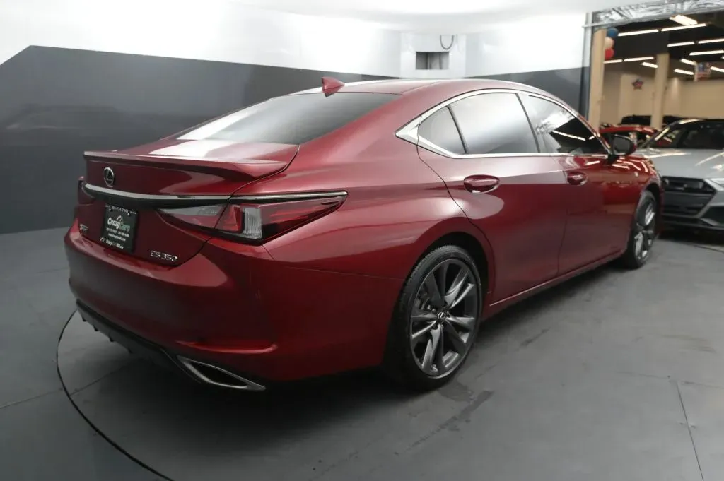 Lexus ES photo 5