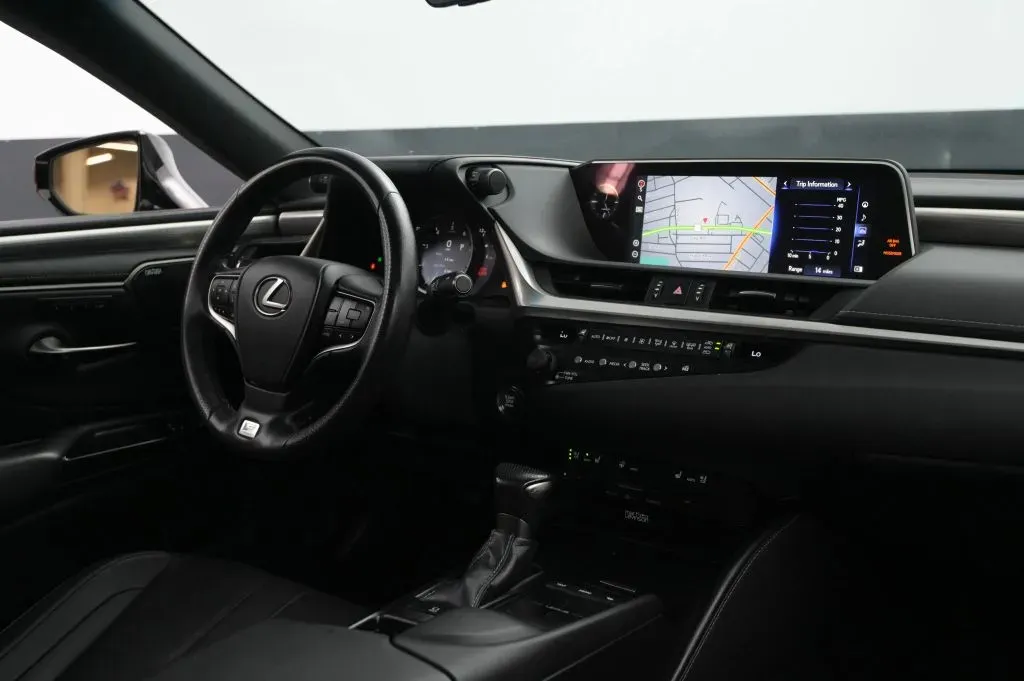 Lexus ES photo 52