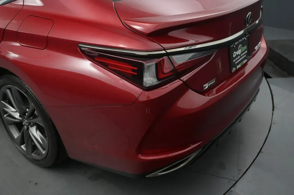 Lexus ES photo 17