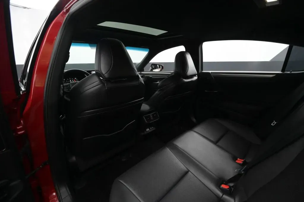 Lexus ES photo 48