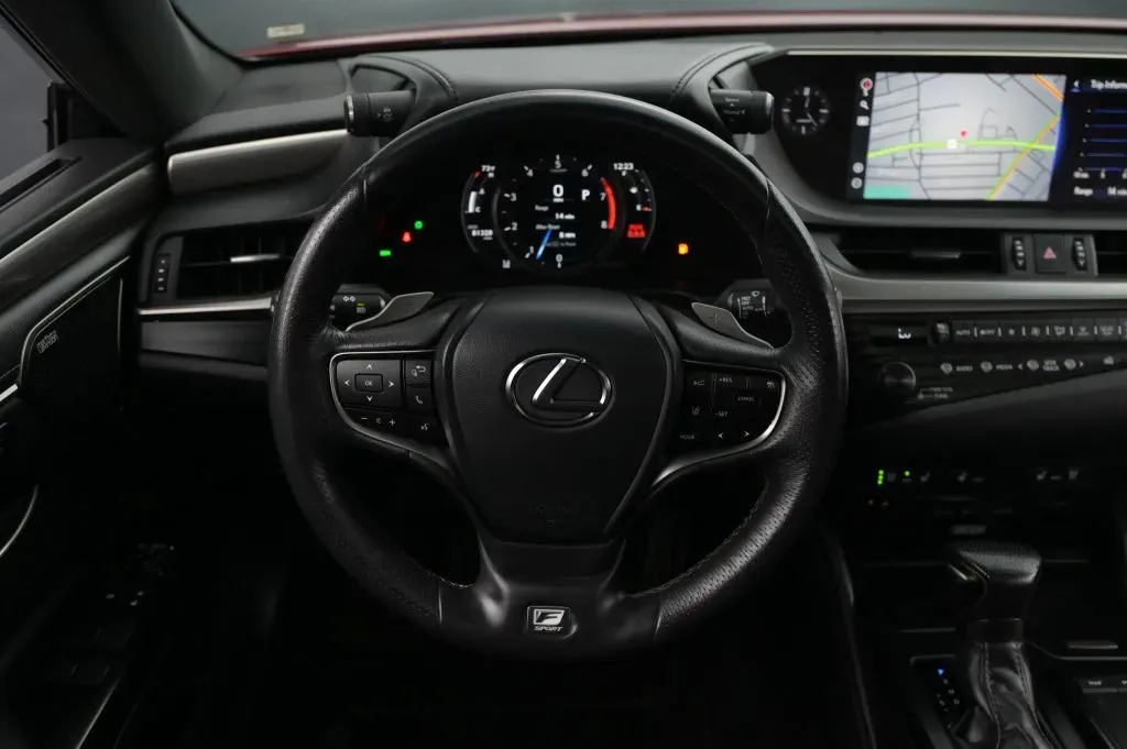 Lexus ES photo 41