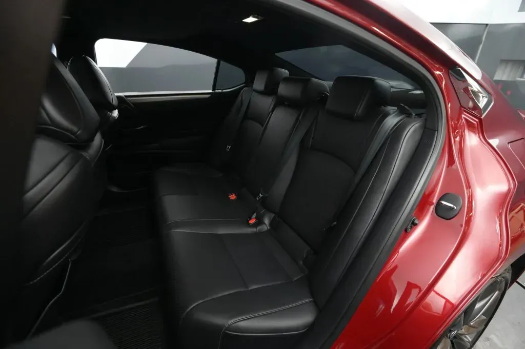Lexus ES photo 49