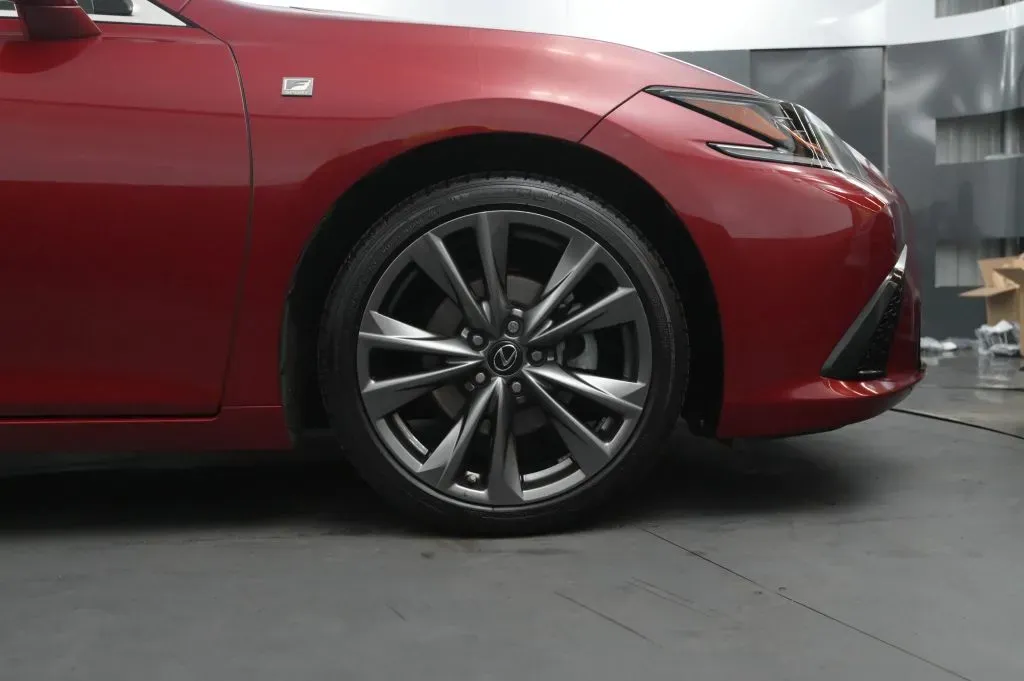 Lexus ES photo 20