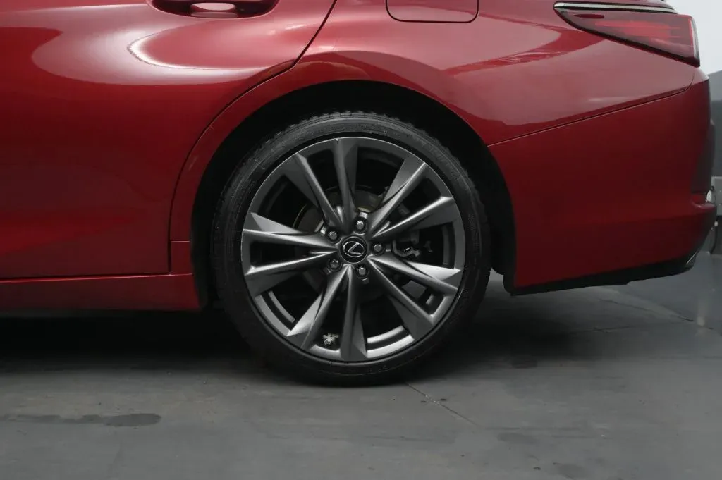 Lexus ES photo 15
