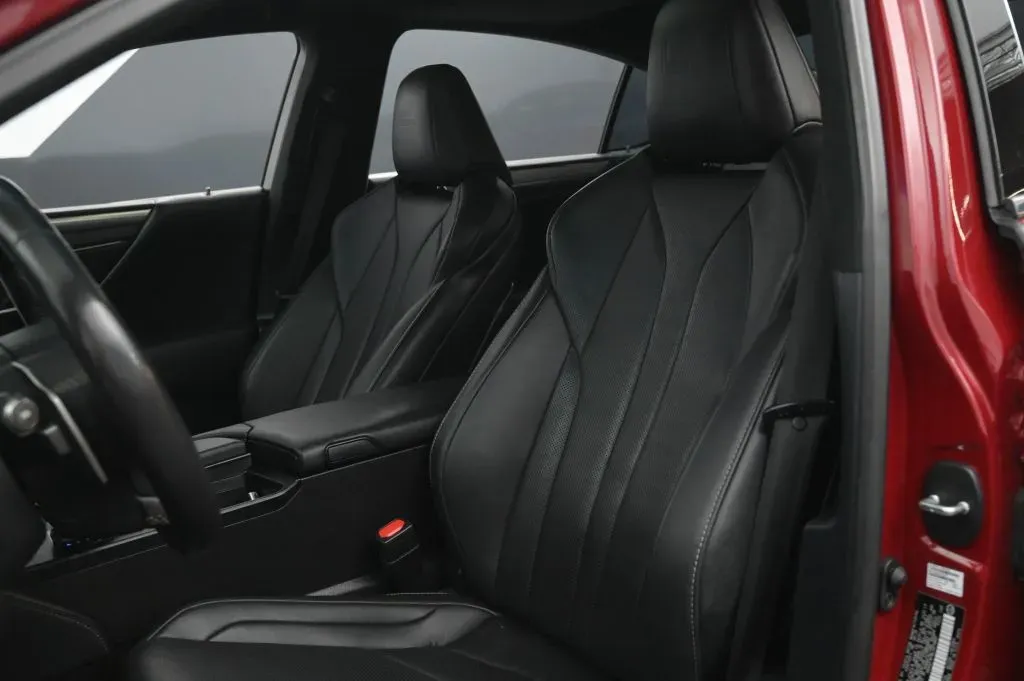 Lexus ES photo 45