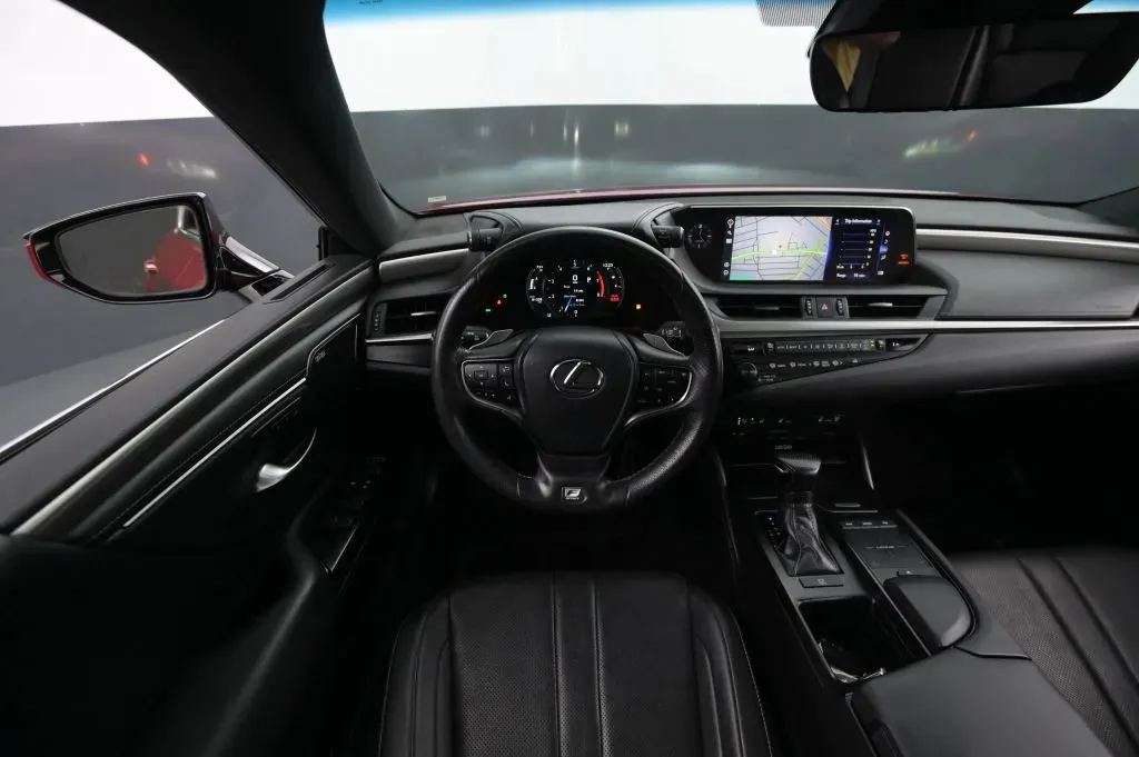 Lexus ES photo 40