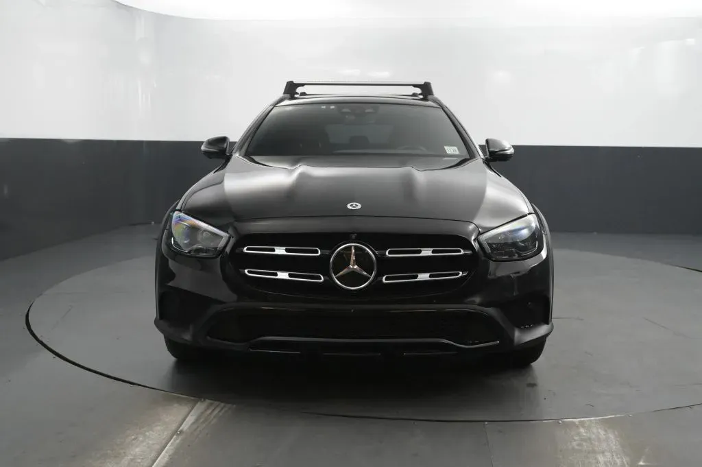 Mercedes-Benz E-Class photo 8