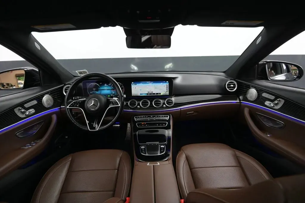 Mercedes-Benz E-Class photo 32
