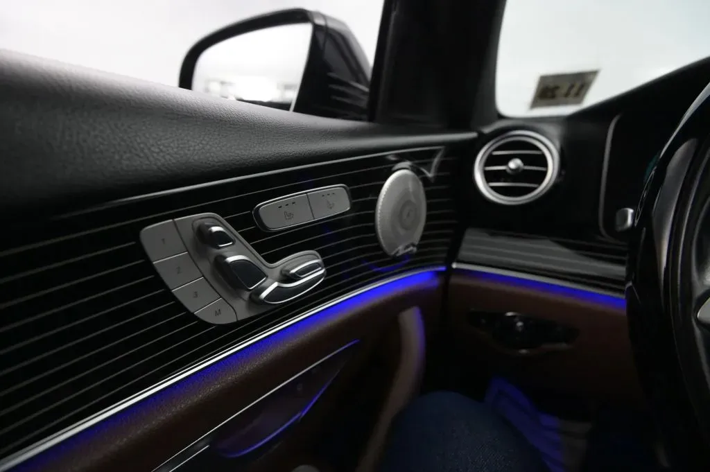 Mercedes-Benz E-Class photo 26