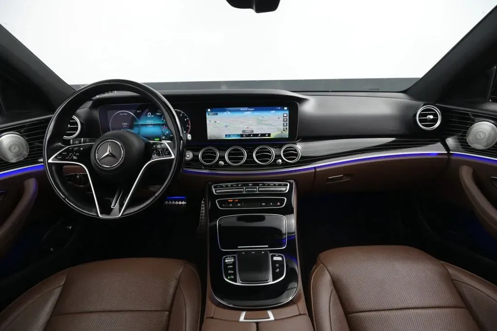 Mercedes-Benz E-Class photo 33
