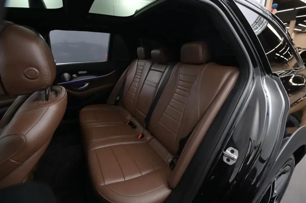Mercedes-Benz E-Class photo 47