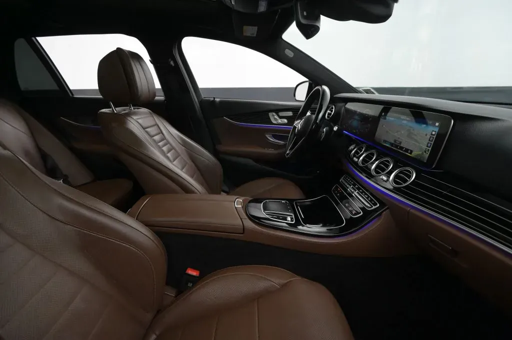 Mercedes-Benz E-Class photo 52