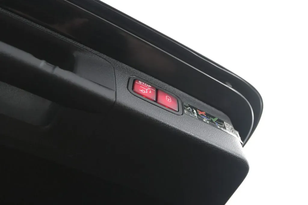 Mercedes-Benz E-Class photo 49