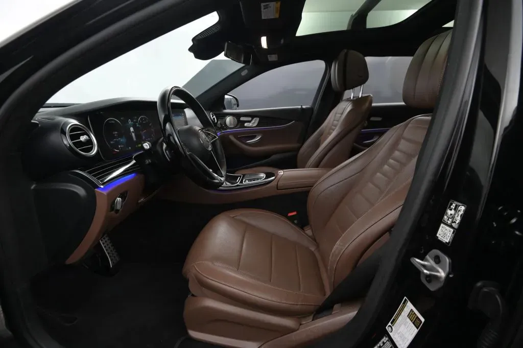 Mercedes-Benz E-Class photo 40