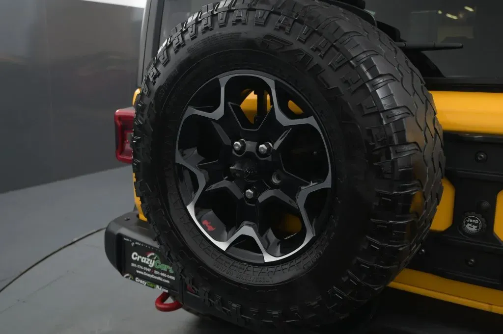 Jeep Wrangler photo 17