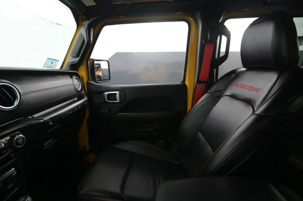 Jeep Wrangler photo 32
