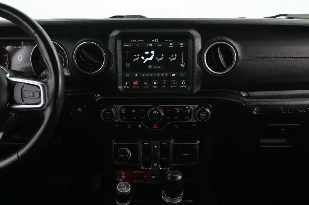 Jeep Wrangler photo 35