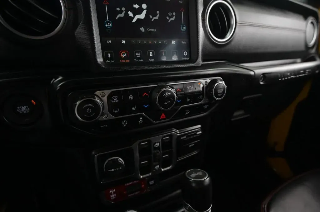 Jeep Wrangler photo 29