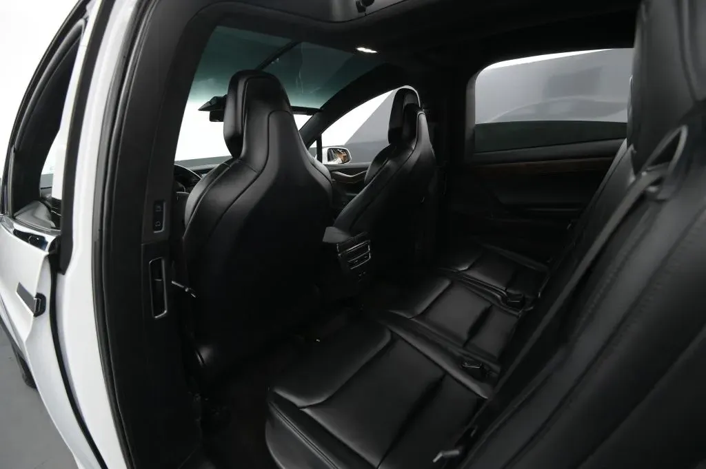 Tesla Model X photo 46