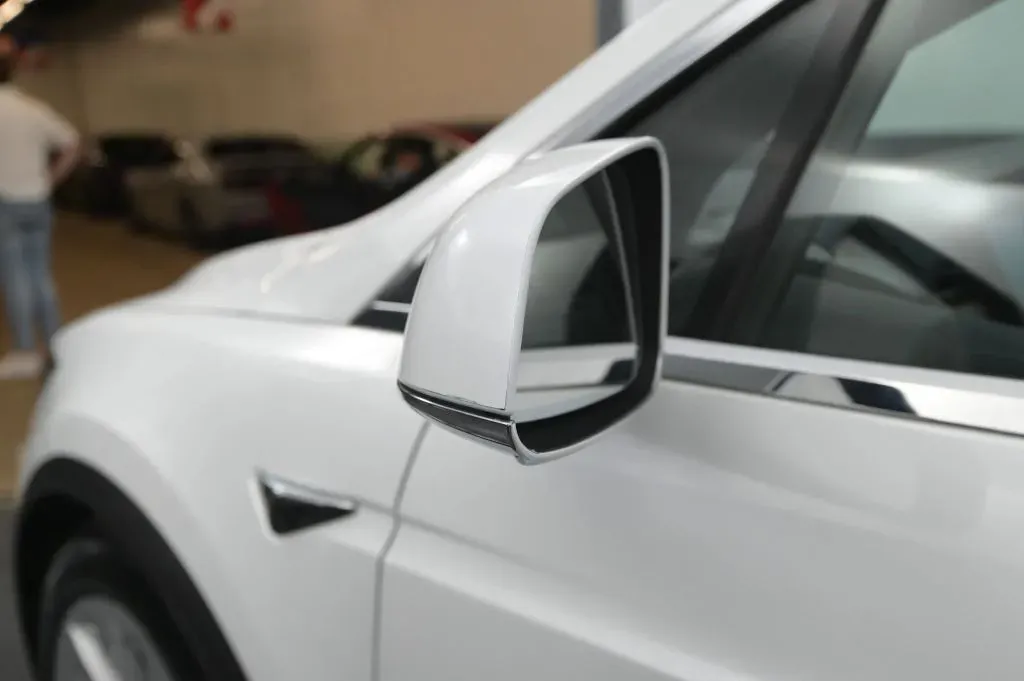Tesla Model X photo 14