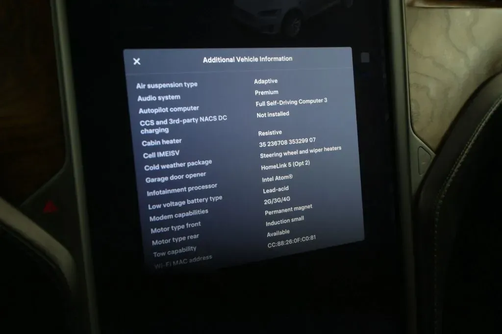 Tesla Model X photo 30