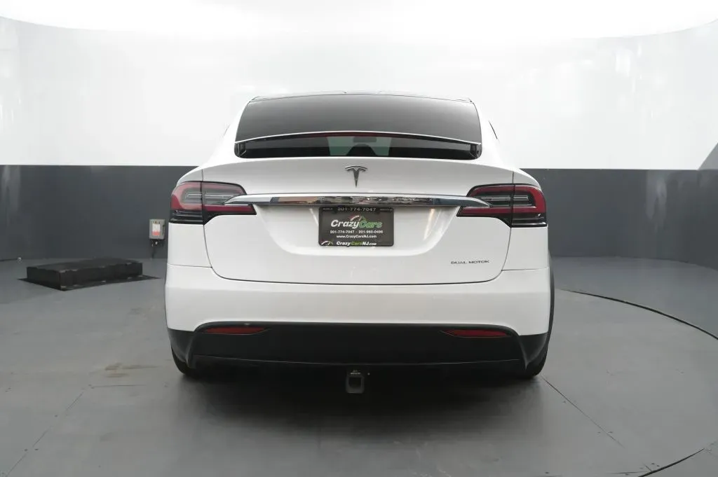 Tesla Model X photo 23