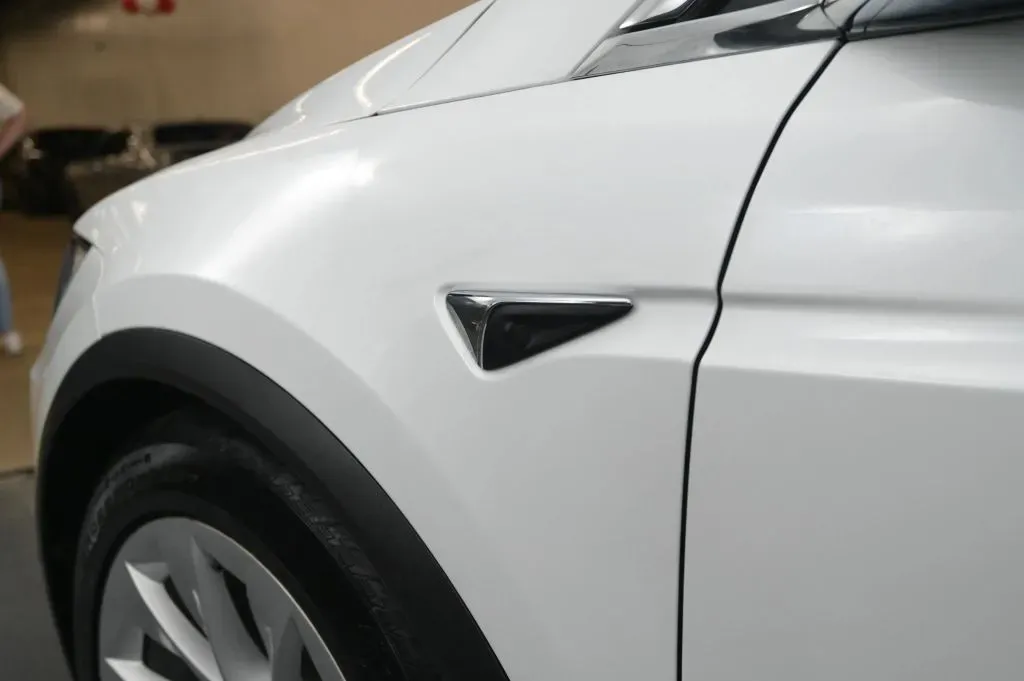 Tesla Model X photo 13