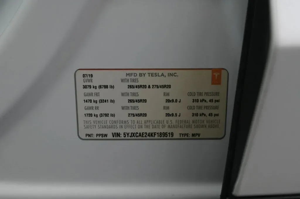 Tesla Model X photo 24
