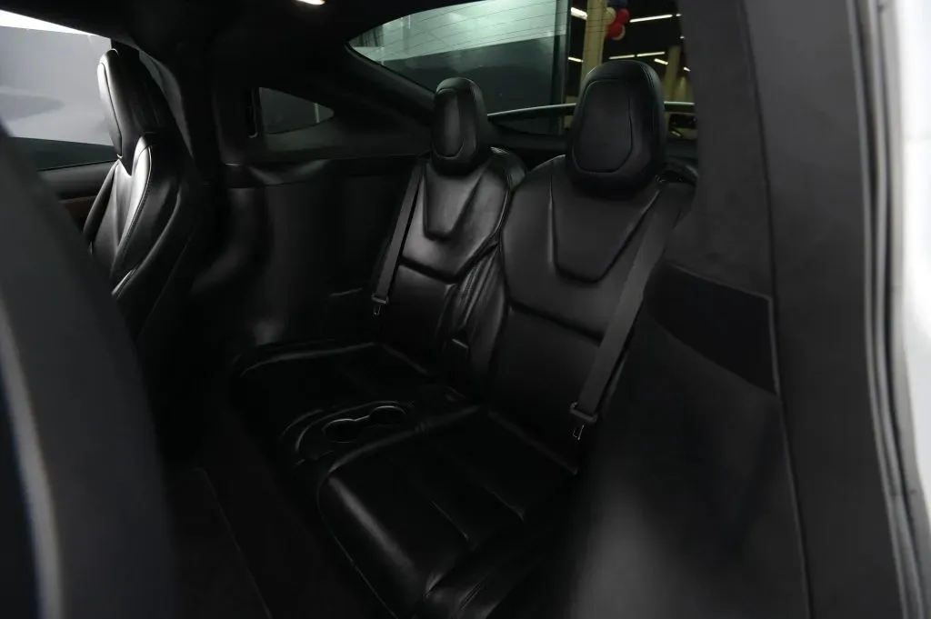 Tesla Model X photo 41