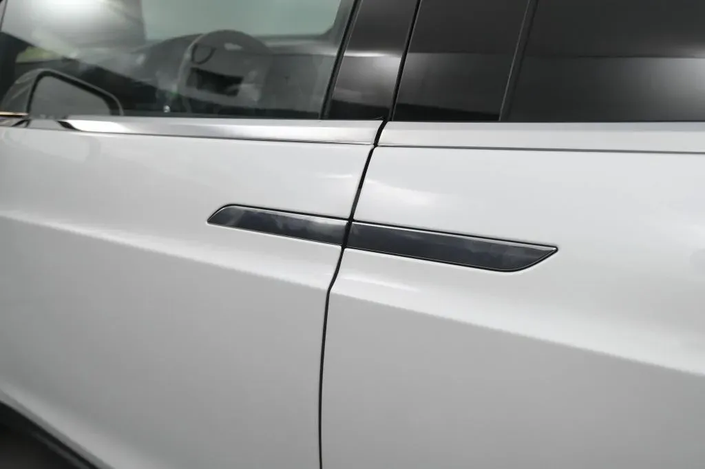 Tesla Model X photo 13