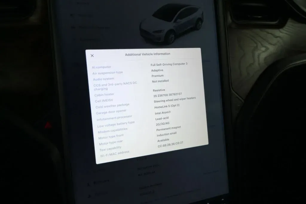 Tesla Model X photo 24